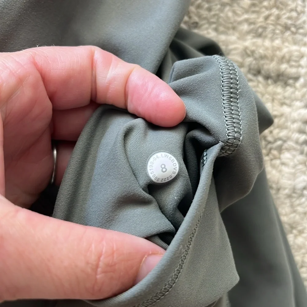 Lululemon invigorate high rise leggings. Grey sage, Size 8,23”